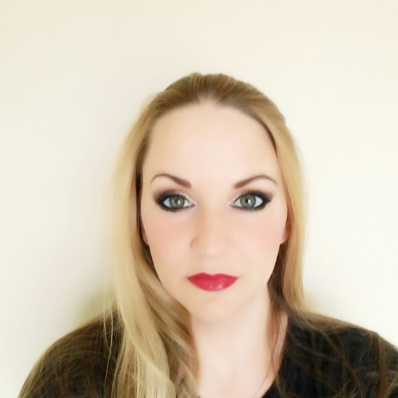 Meet your Posher, Carrie - Picture 5 of 15